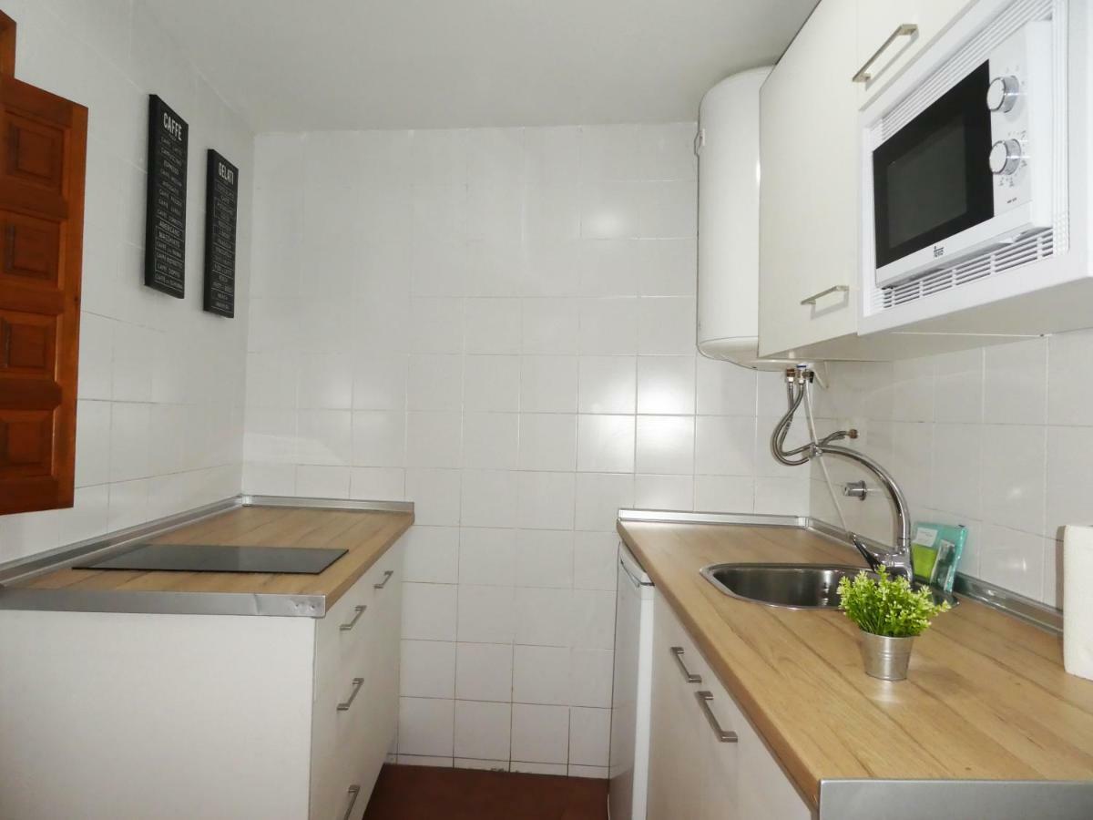 Apartamentos Nahira Suites 3000 Granada Bagian luar foto