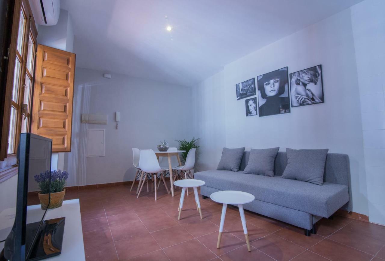 Apartamentos Nahira Suites 3000 Granada Bagian luar foto